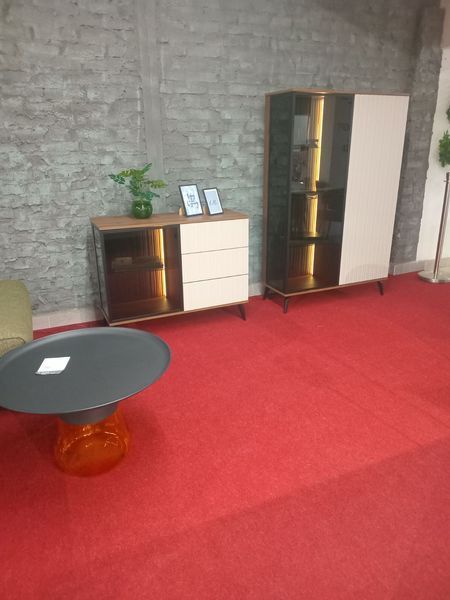 Комод з підсвіткою Вічі / Vici KSZ103 1-дверний з 3 шухлядами Perfect Home орех / кашемир фото - Купити Комоди PERFECT HOME в епіцентрі меблів GerborDesign.com.ua
