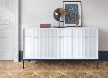 Комод Perfect Home Нова / Nova 3-дверний з 3 шухлядами і чорними ніжками KSZ154 білий фото - Купити Комоди PERFECT HOME в епіцентрі меблів GerborDesign.com.ua
