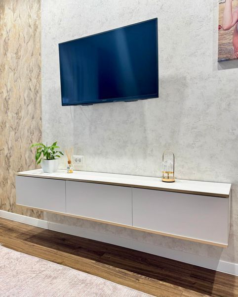Тумба під телевізор навісна Perfect Home Оро / Oro 3-дверна RTV175 білий фото - Купити Тумби ТВ PERFECT HOME в епіцентрі меблів GerborDesign.com.ua